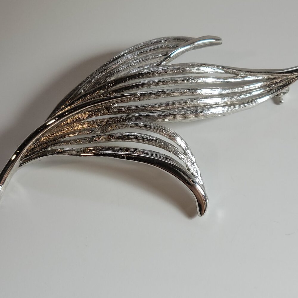 Rhodium Finish Leaf Silver tone Vintage Brooch 1950s Excellent Condition